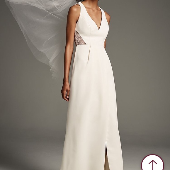 Vera Wang Wedding Dress - Picture 1 of 3